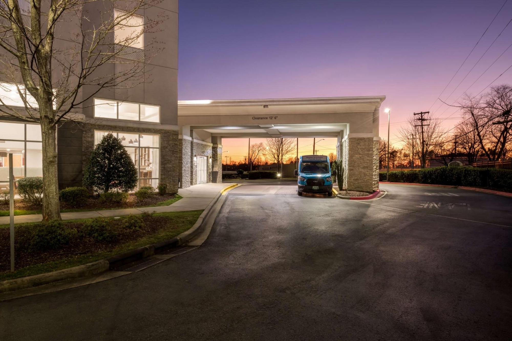 Hampton Inn & Suites Charlotte-Airport Eksteriør bilde
